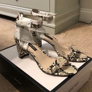 New Nine West snake skin sandal